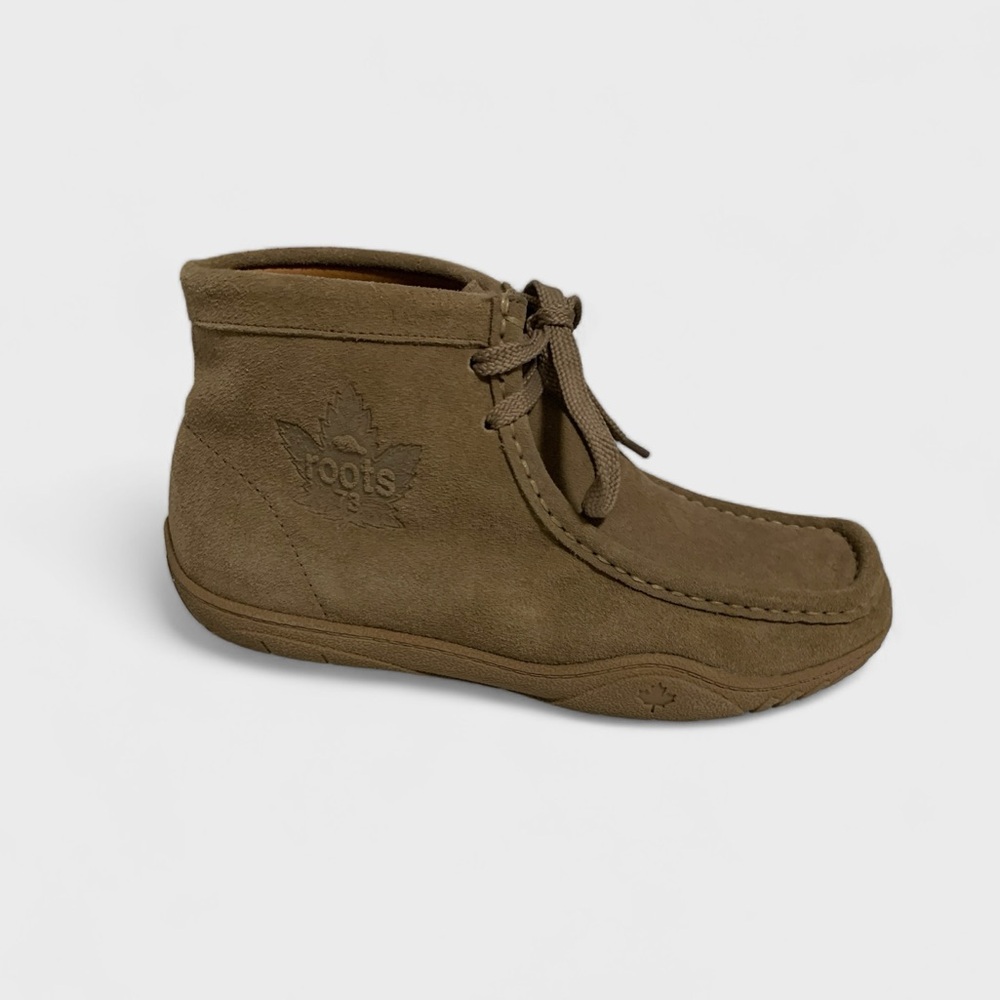 Roots Suede Windsor Moc-Toe Boots in Tan | Size 8